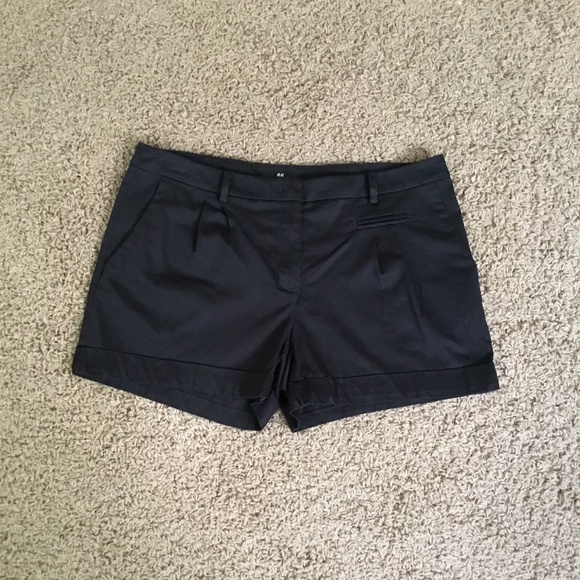 H&M Pants - Women’s Black Shorts—Size 12, 4” Inseam, Pocket